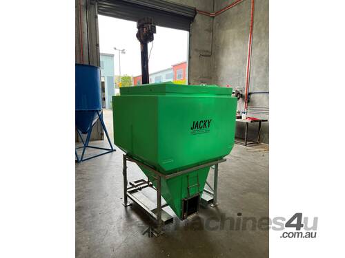 Jacky Grain Hopper / Silo / Bin (1730L) With Electric Auger Unit