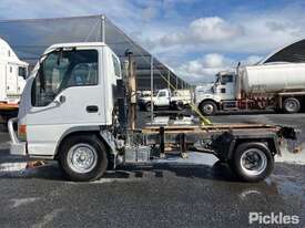 2002 Isuzu NKR - picture1' - Click to enlarge