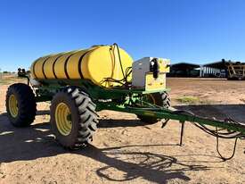 2017 Farm King 6000L Tender Carts - picture2' - Click to enlarge