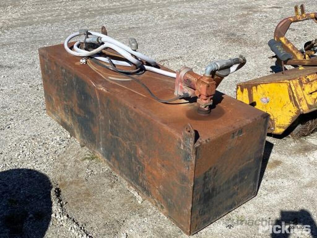 Used Portable Fuel Tank Tuthill 12V Transfer Pump Capacity Unkown