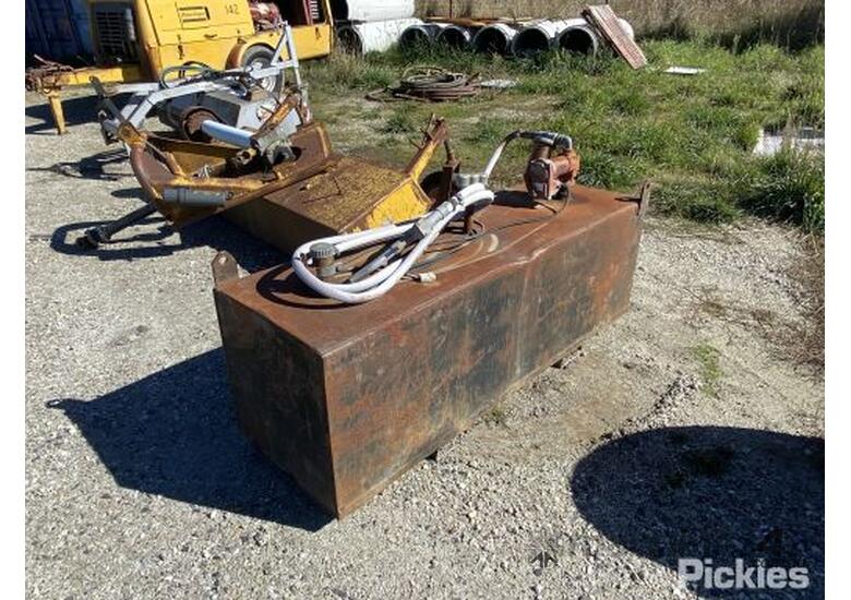Used Portable Fuel Tank Tuthill 12V Transfer Pump Capacity Unkown