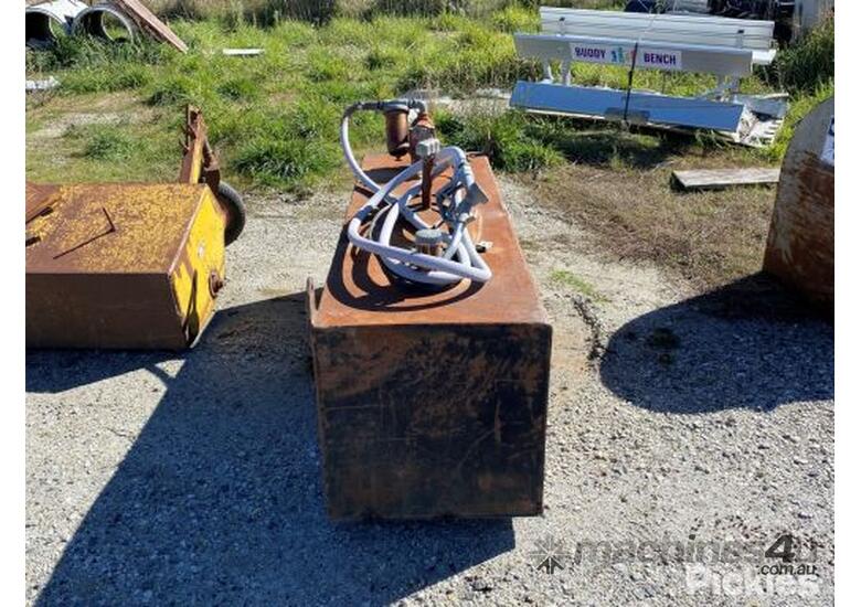 Used Portable Fuel Tank Tuthill 12V Transfer Pump Capacity Unkown