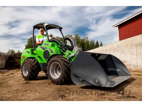 Avant 860i Powerful Articulated Loader with  4-in-1 Bucket