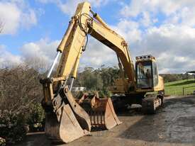 Komatsu PC200-6, 20 Tonne Excavator with Bucket and Thumb Grab - picture0' - Click to enlarge