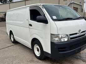 Toyota Hiace - picture0' - Click to enlarge