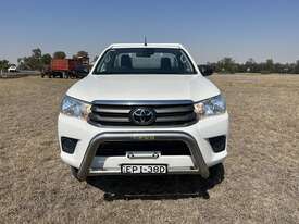 2021 Toyota Hilux SR 4X4 Single Cab - picture1' - Click to enlarge