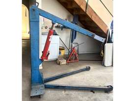 MANUAL ENGINE HOIST - picture0' - Click to enlarge