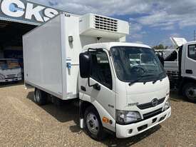 2018 Hino 616 30 Series Narrow Cab White Refrigerated Truck 4.0L 4x2 - picture0' - Click to enlarge