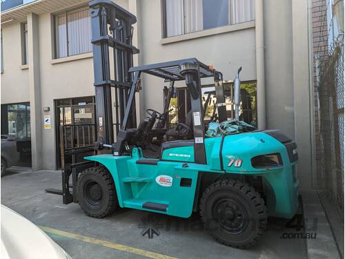 Mitsubishi Diesel 7 Tonne Diesel Forklift only 152 hours Since new , As new Condition 