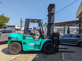 Mitsubishi Diesel 7 Tonne Diesel Forklift only 152 hours Since new , As new Condition  - picture2' - Click to enlarge