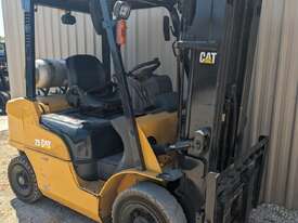 Caterpillar 2.5T LPG Forklift with Container Mast - picture0' - Click to enlarge