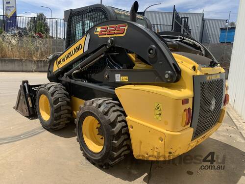 New Holland L225 Skid Steer loader for sale