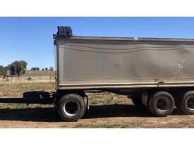 2002 CHRISS TRI AXLE TIPPING DOG TRAILER (P20 499) - picture2' - Click to enlarge