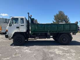 1993 Isuzu FVR900 Tipper - picture2' - Click to enlarge