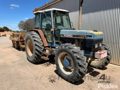 1992 Ford 7840 Tractor