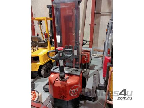 BT SWE120S Walkie Stacker