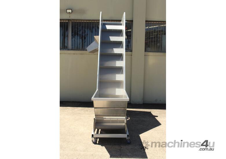 caption Cleated Elevator Conveyor.