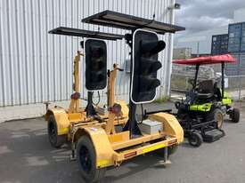 2013 Giga Signs PTL2 Traffic Light Trailer - picture0' - Click to enlarge