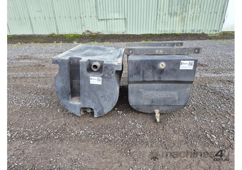 Buy Used Under Tray water tanks Truck Accessories in , Listed on