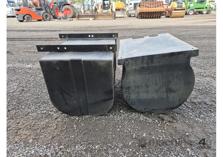 Buy Used Under Tray water tanks Truck Accessories in , Listed on