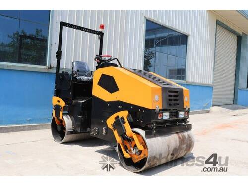 caption STDR30T 3.0T Tandem Hydraulic Roller