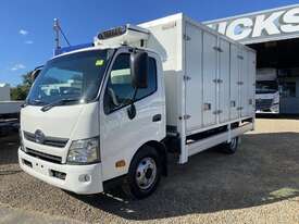 2014 Hino 300Series 614 White Refrigerated 4.0l 4x2 - picture0' - Click to enlarge