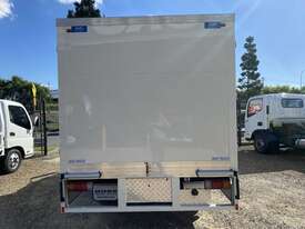 2014 Hino 300Series 614 White Refrigerated 4.0l 4x2 - picture2' - Click to enlarge