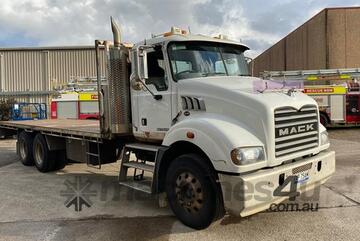 Mack   Metroliner