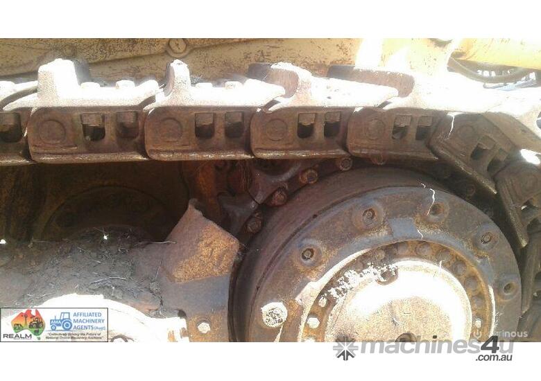 caption (2740) Komatsu Dozer - D375A (Southern River, WA)