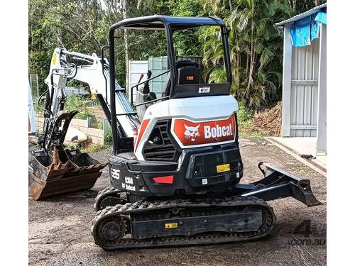 Excavator Bobcat E26 With optional light weight trailer