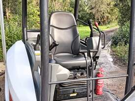 Excavator Bobcat E26 With optional light weight trailer - picture1' - Click to enlarge