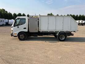 2004 Hino Dutro U345 Chipper Tipper - picture2' - Click to enlarge