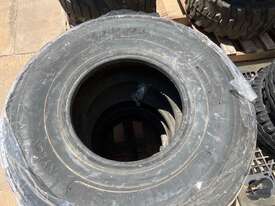 Pallet of Tyres Unused Harvest MAW-203 14PR - picture1' - Click to enlarge