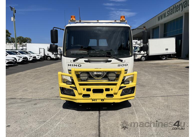 caption 2020 Hino 500 FE Dual Cab Tilt Tray