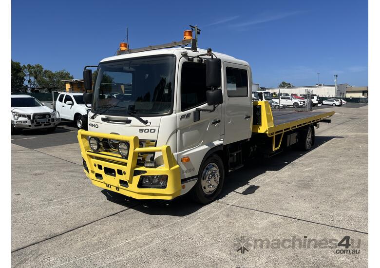 caption 2020 Hino 500 FE Dual Cab Tilt Tray