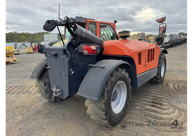 caption JLG Telehandler