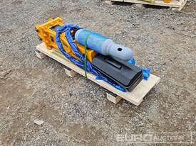 Unused Sailing 35 Hydraulic Breaker to suit 0.8-2T Excavator  - picture2' - Click to enlarge