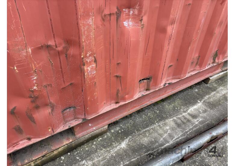 caption Undranded 20 Foot Container (Council Asset)