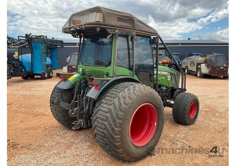 caption 2019 Fendt 211P Vario 4x4 Tractor