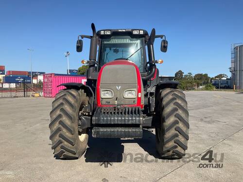 caption 2013 Valtra T2104 4x4 Tractor