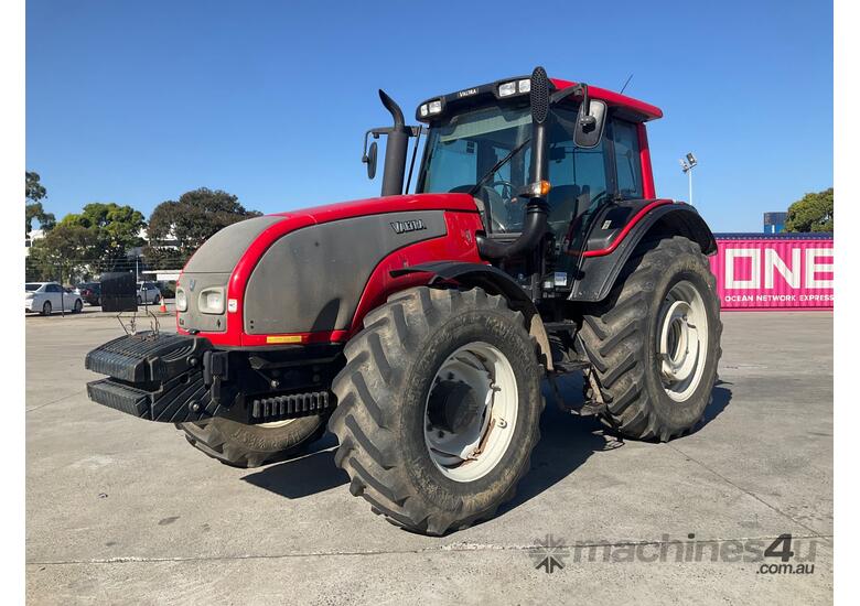 caption 2013 Valtra T2104 4x4 Tractor