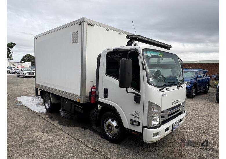 caption 2019 Isuzu NPR 65 190 4x2 Pantech Service Truck (6.5T GVM) (Ex Lease)