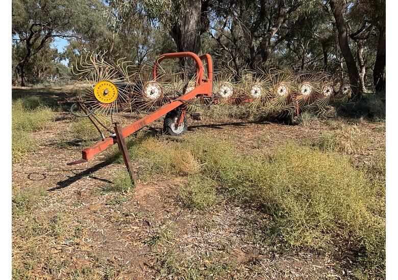 caption Sitrex 9 Wheel Trailed Hay Rake