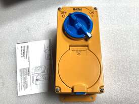 CLIPSAL WMC 432 Switched Socket Outlet Three Phase - 4 Pin
 - picture0' - Click to enlarge