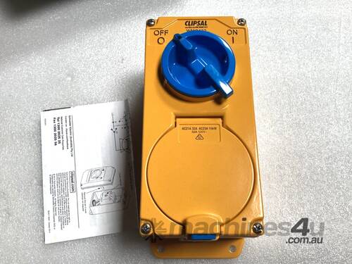 CLIPSAL WMC 432 Switched Socket Outlet Three Phase - 4 Pin
