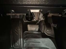 2023 Toyota Hilux SR Diesel - picture0' - Click to enlarge