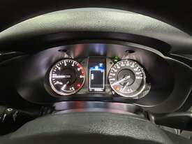 2023 Toyota Hilux SR Diesel - picture1' - Click to enlarge