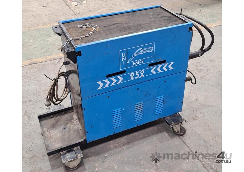 caption UNIMIG 252 MIG MAG Welding machine - Made in Europe