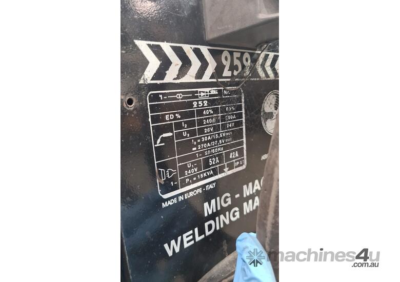 caption UNIMIG 252 MIG MAG Welding machine - Made in Europe