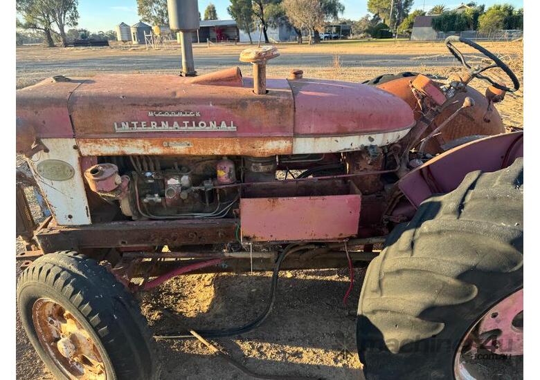 International A-554 Tractor Body